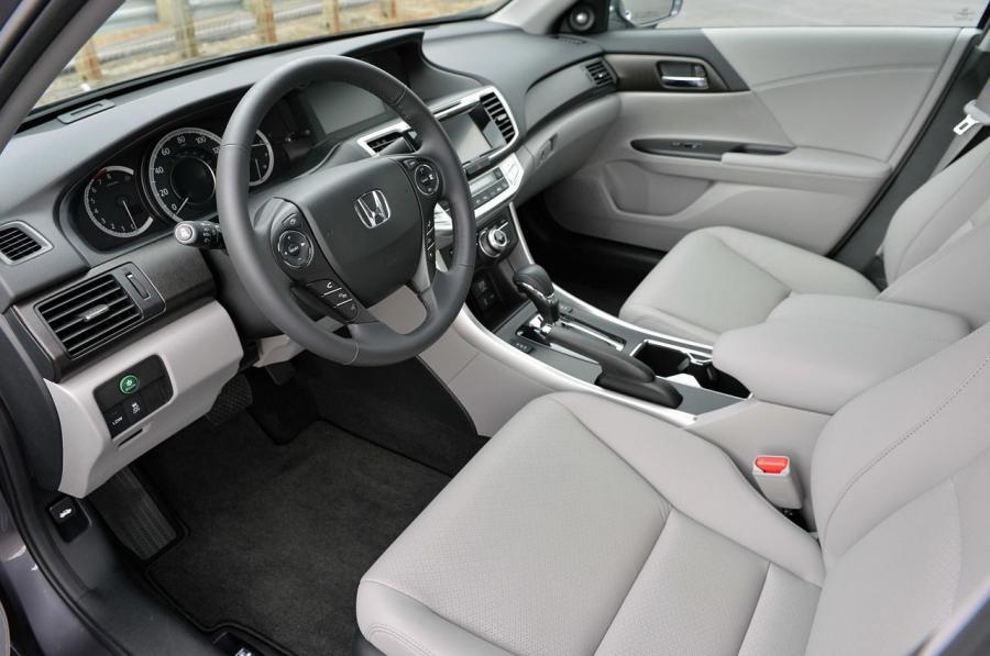  Honda Accord V6 Touring 2014 года  (фото 17 из 42)